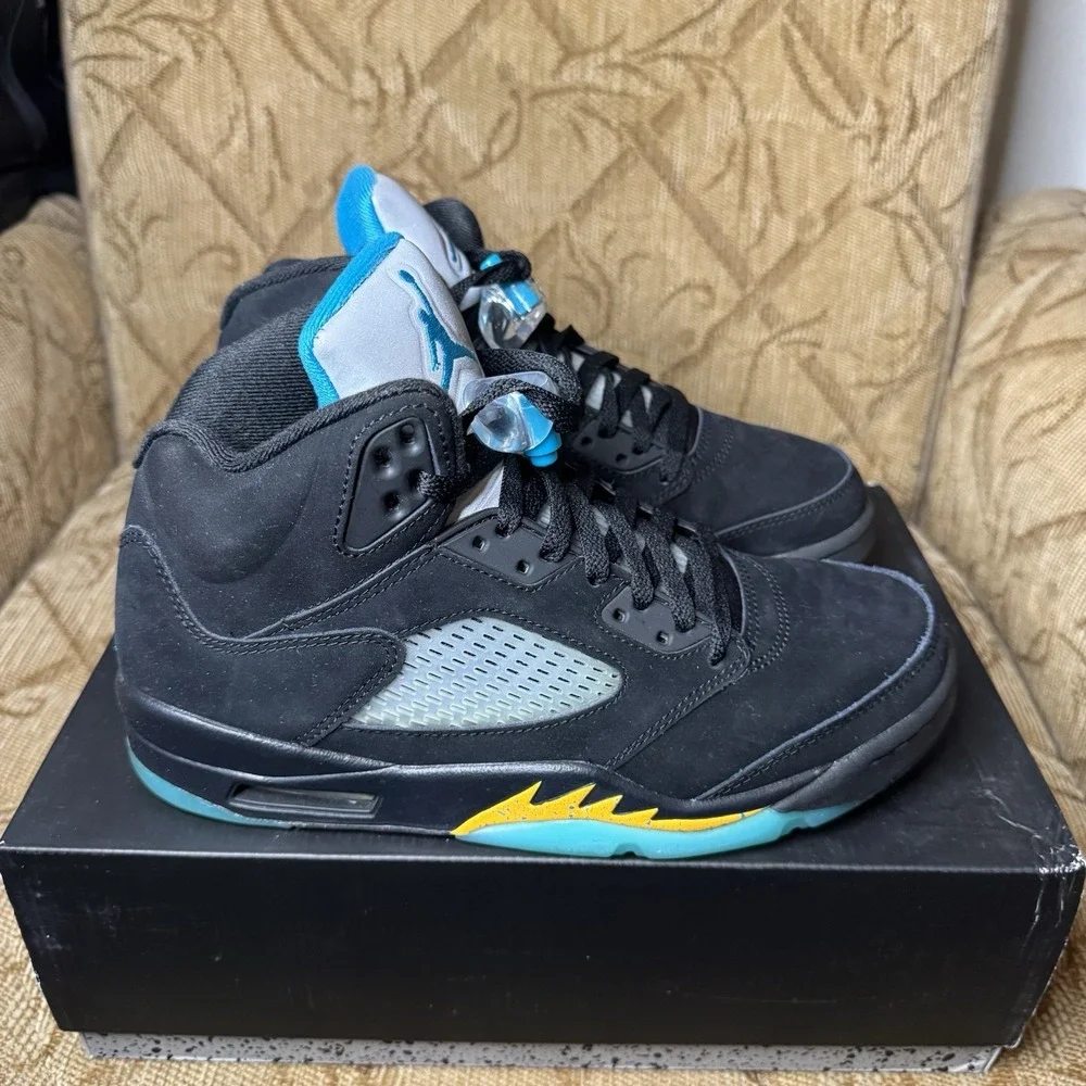Air Jordan Retro 5 Aqua Men's Size 8 High Top Sneakers Excellent Condition W/Box